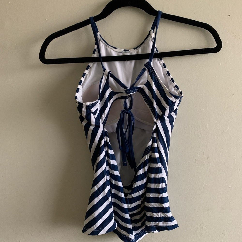 Swim top - Picture 2 of 3